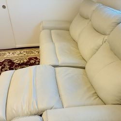 recline able couch 