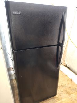 Black Frigirade refrigerator