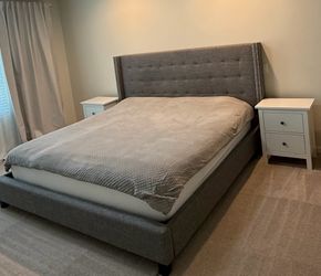 King Sized Bed and two nightstands