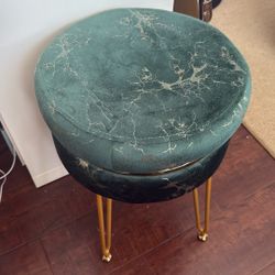 Small Swivel Stool