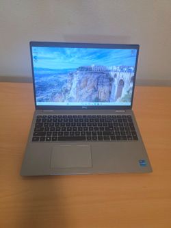 Dell Laptop Computer 2024