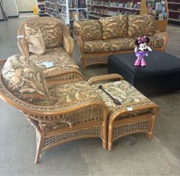 Beautiful wicker patio set