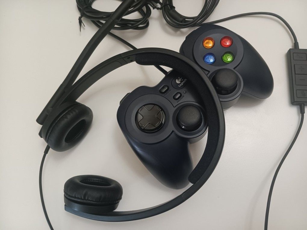 PC controller and headset Logitech Bundle
