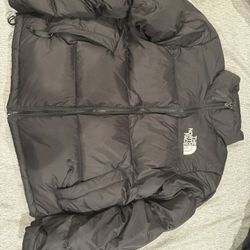 North Face 700 Puffer Size Medium 