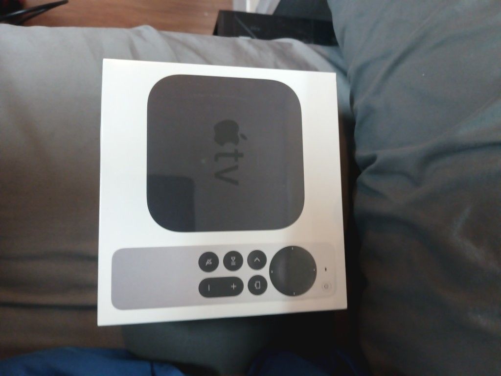 Apple TV 4K HDR 32GB Apple TV 4K HDR 32GB HDMIケーブル付き