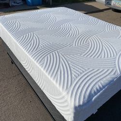 FREE DELIVERY: Full Size Memory Foam Bed