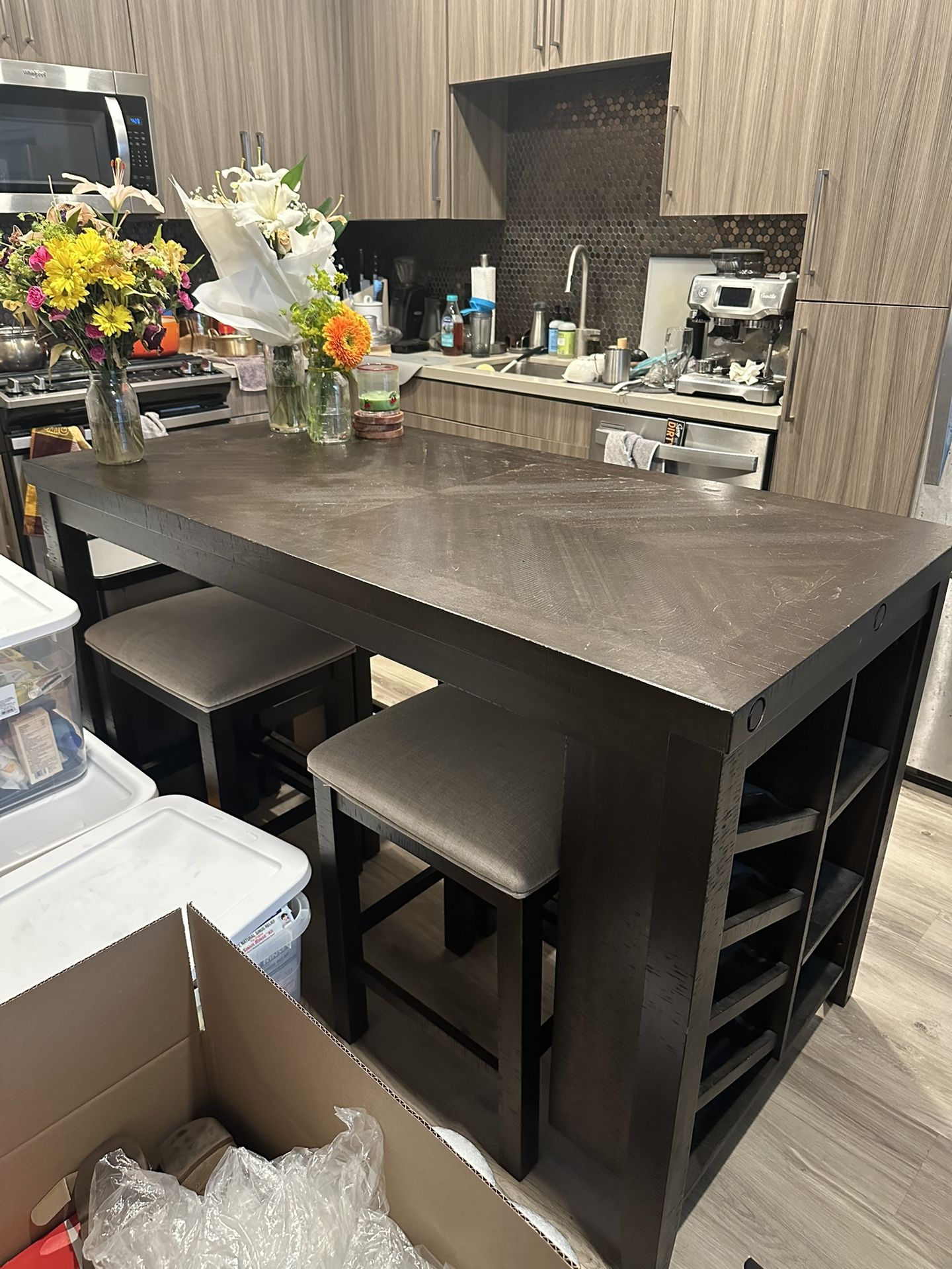 30”x60” Kitchen Island and Stools