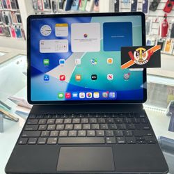 Ipad pro 12.9 inch 4th gen w/ keyboard