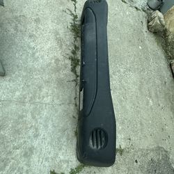 Dodge Durango 04-06 front bumper cover w/o fog lights