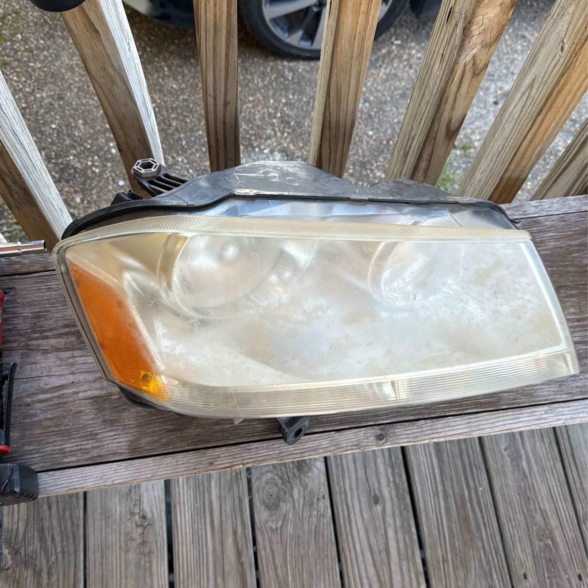2009-2014 Dodge avanger right Headlight