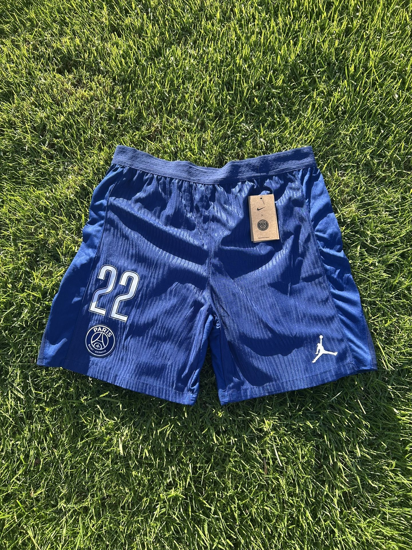 24/25 Paris Saint-Germain Fourth Player Version Shorts (Large) (#22)