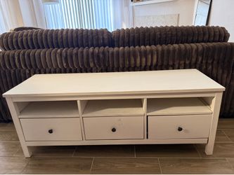TV Stand w/ 3 drawers