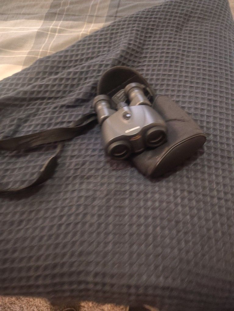 canon binoculars