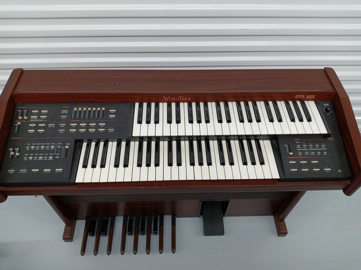 Wurlitzer Organ