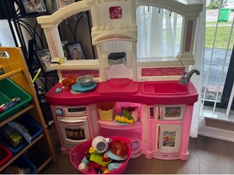 Girls kitchen toys included for kitchen
