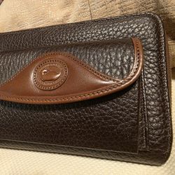 Dooney And Bourke Brown Leather Zip Around Check Book Wallet 7" X 5" X 1