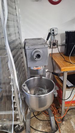 Commercial mixer