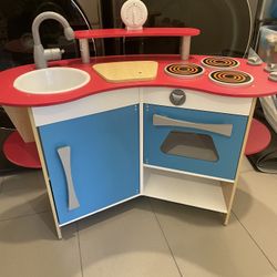 Melissa and Doug kitchen