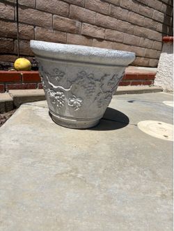 Flower pot