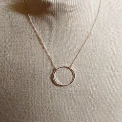 Silver Tone Circle Pendant Necklace