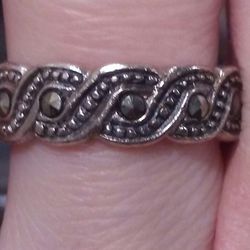 Very Pretty Genuine Marcasite Sterling Silver Ring 💍 SIZE 6! 🤎
