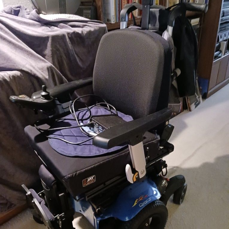 Quantum 700M Power Wheelchair