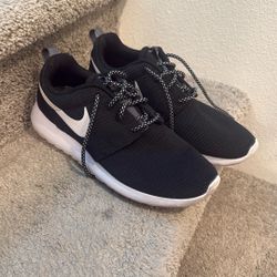 Nike Women’s 9.5 