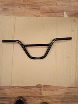 Black GT pro speed series bmx handlebars.