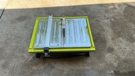 RYOBI4.​8 -​Amps 7 in.​ Blade Corded Tabletop Wet Tile Saw 