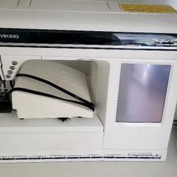 Viking DESIGNER1 USB Sewing Machine