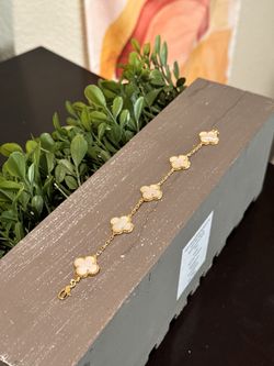 Van Cleef & Arpels Gold and White Bracelet