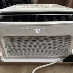 Frigidaire 10,000 BTU Air Conditioner 