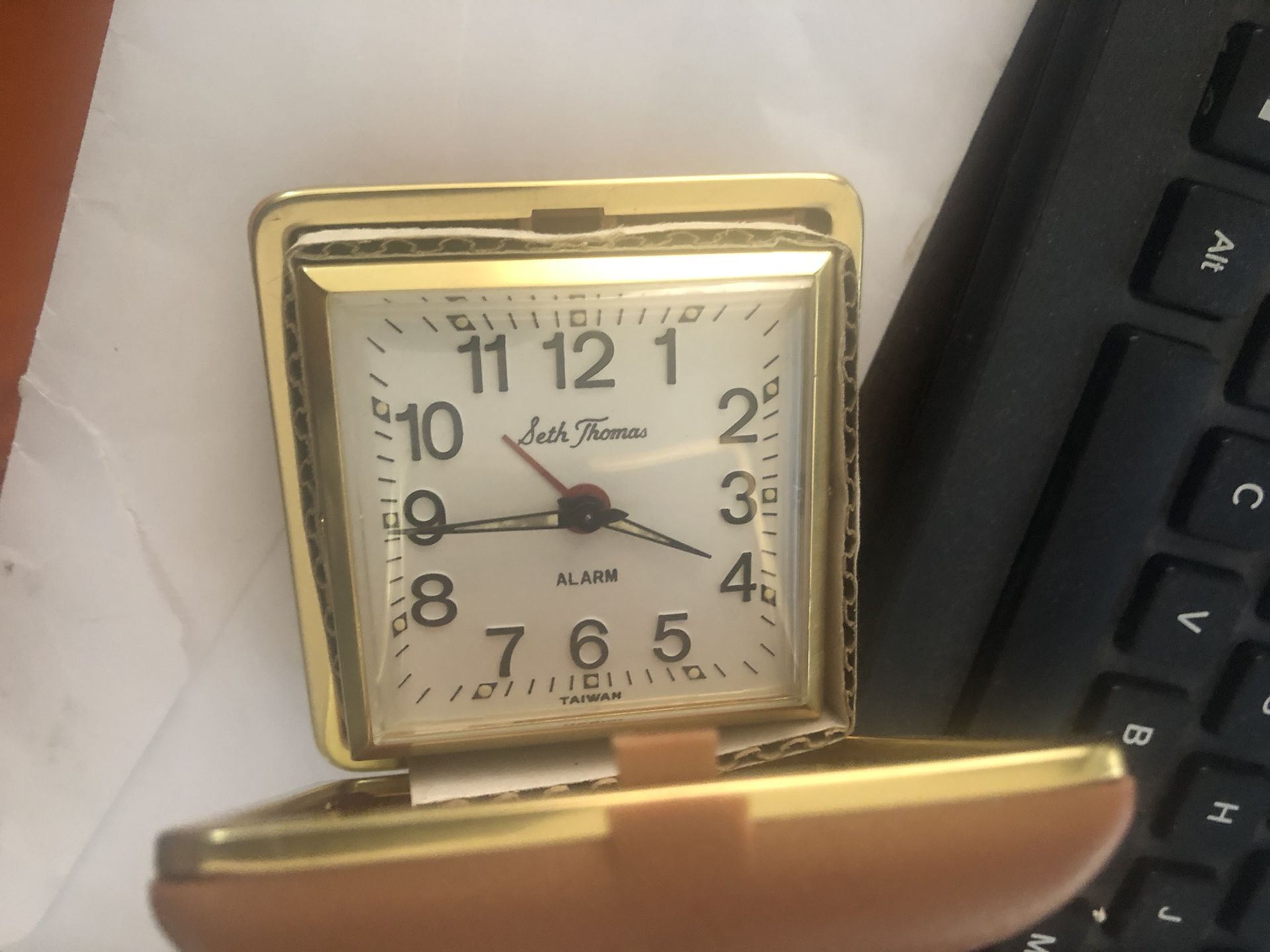 Vintage saddle leather Seth Thomas travel alarm clock