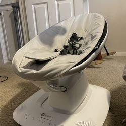 mamaRoo® multi-motion baby swing