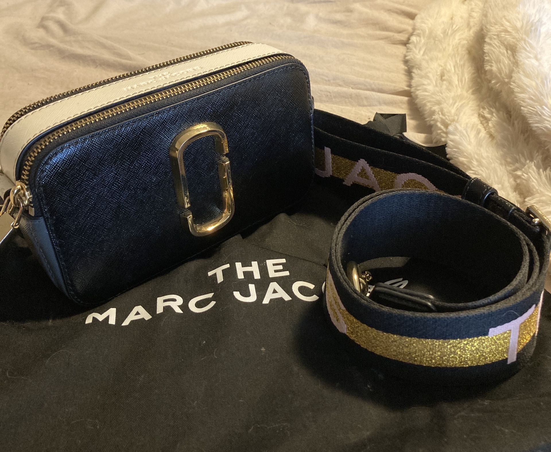 Marc Jacobs Camera Bag Black Cream Gold for Sale in Riverside