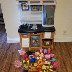 Step 2 Play Kitchen Toy With Accessories ( Price Firm!)