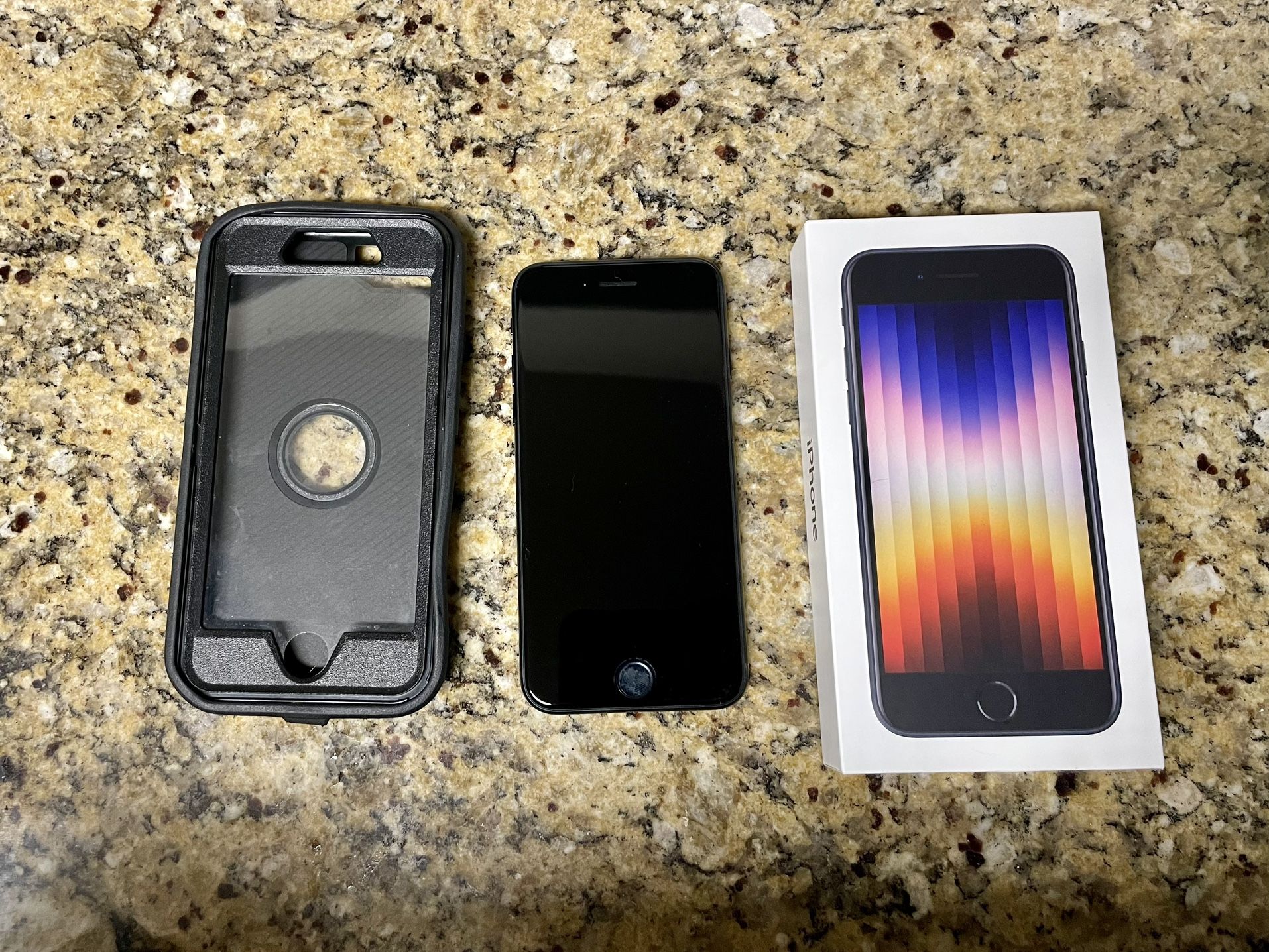 Apple - iPhone SE (3rd Generation) 64GB (Unlocked) - Black