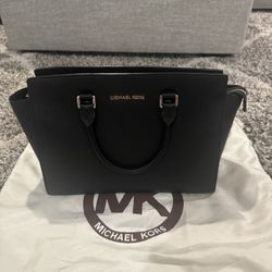 Michael Kors Selma Handbag