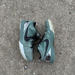 Kobe 4 GIRL DAD SZ 11.5 NO BOX/REPLACEMENT INSOLES