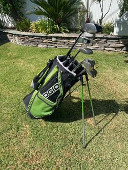 Very Gd. Cond. 14 Complete Golf Club Set W/ Bag