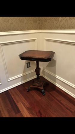 Antique end table. Accent table. Accessory. Hand painted