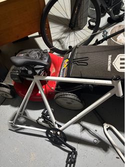 6ku White Fixie