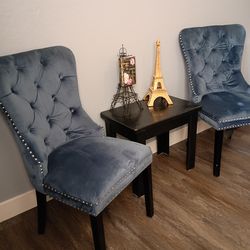Accent Chairs with Side Table