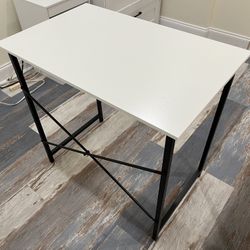 Modern Office Desk / Writing Desk