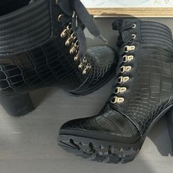 Size 7 Women Boots