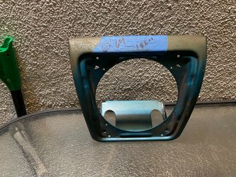 Speaker housing for a 1961 to 64 impala