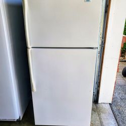 Roper by Whirlpool refrigerator (Delivery Available)