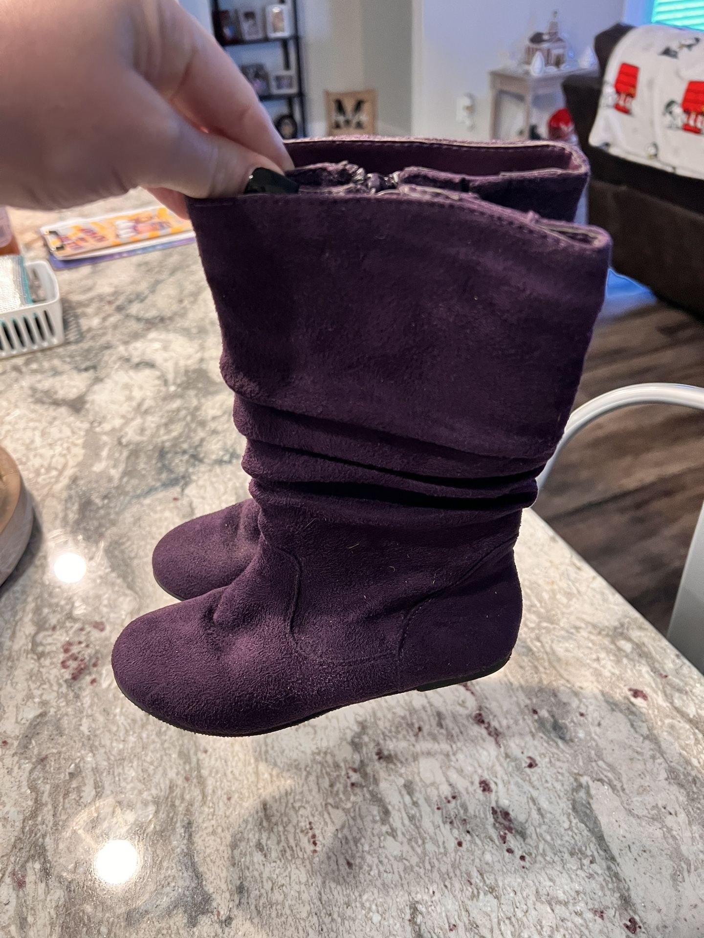 Girl’s Suede Boots