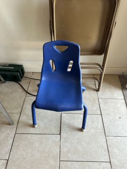 Daycare or kindergarten blue chairs 8 count 100 or best offer