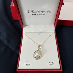 Cultured Freshwater Pearl (9mm) and Diamond Accent Pendant 18" Necklace in 14k Gold